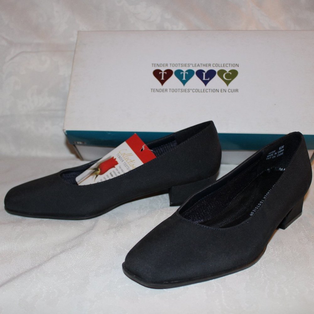 Comfy classic matte black block heels 7 US